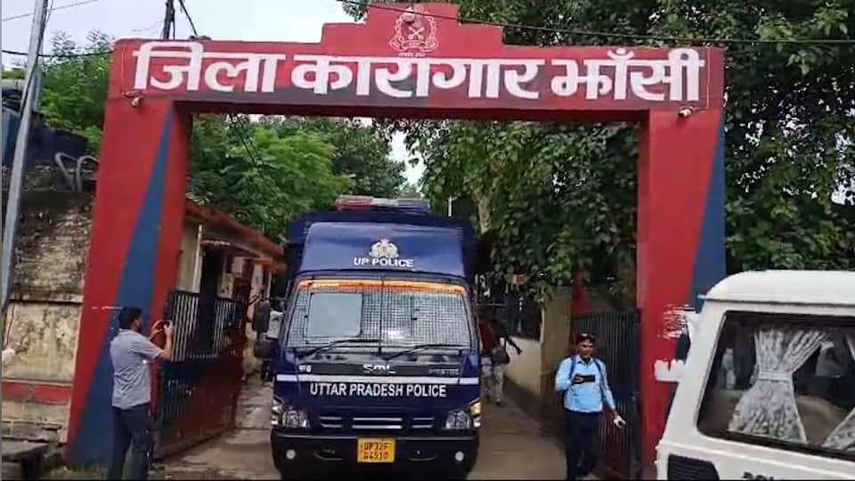 Atiq Ahmed Son Death Ali leaves for Prayagraj amidst heavy security will attend brother Aban last rites
