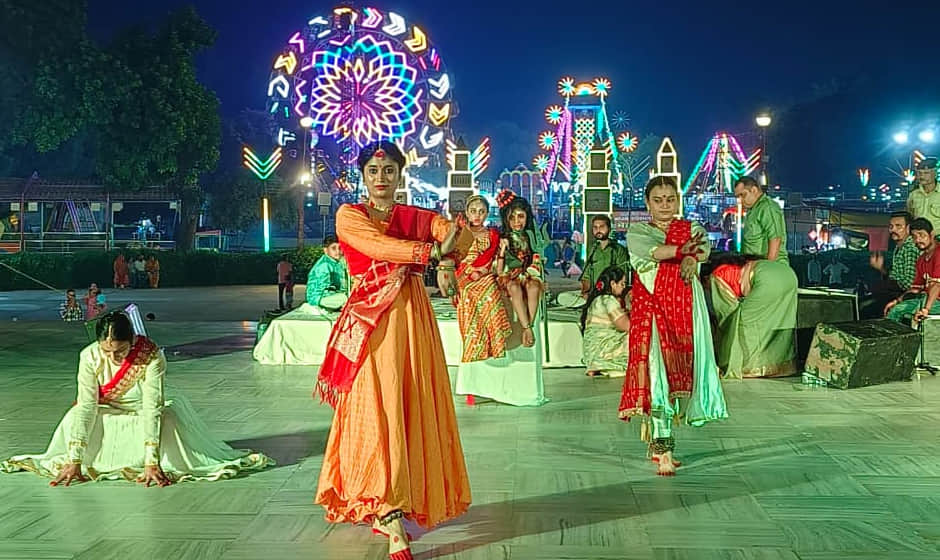 Kanpur: ‘Bhakti Sangam’ event held at JK Temple; devotees sway to devotional songs