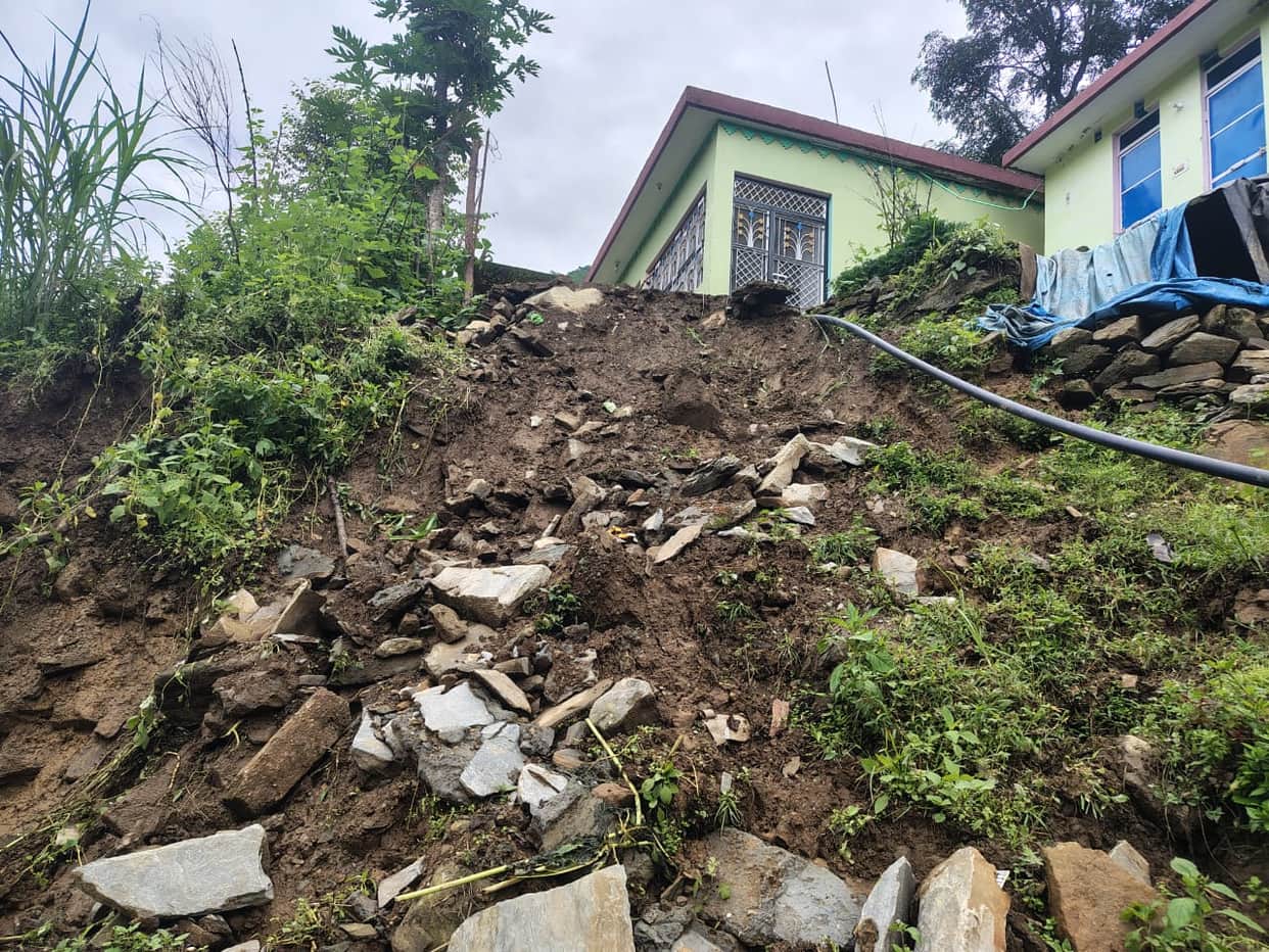 Rudraprayag News panic caused by landslides; 10 families have abandoned their homes