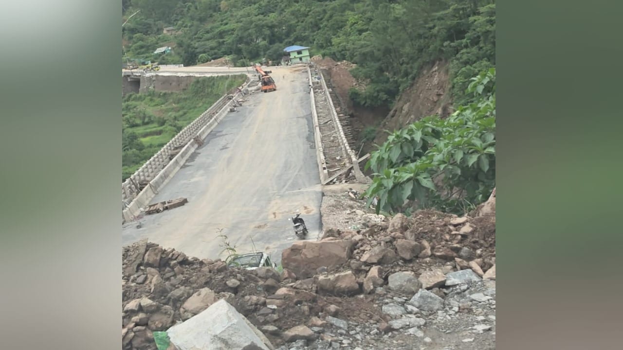 बिजनी-नारला सड़क।