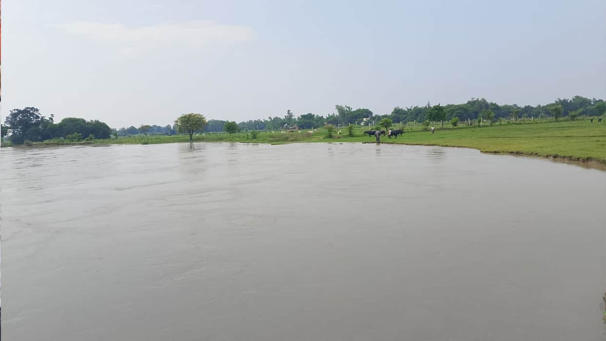 Saryu river 7 cm below the red mark in Basti; panic in erosion-affected villages.