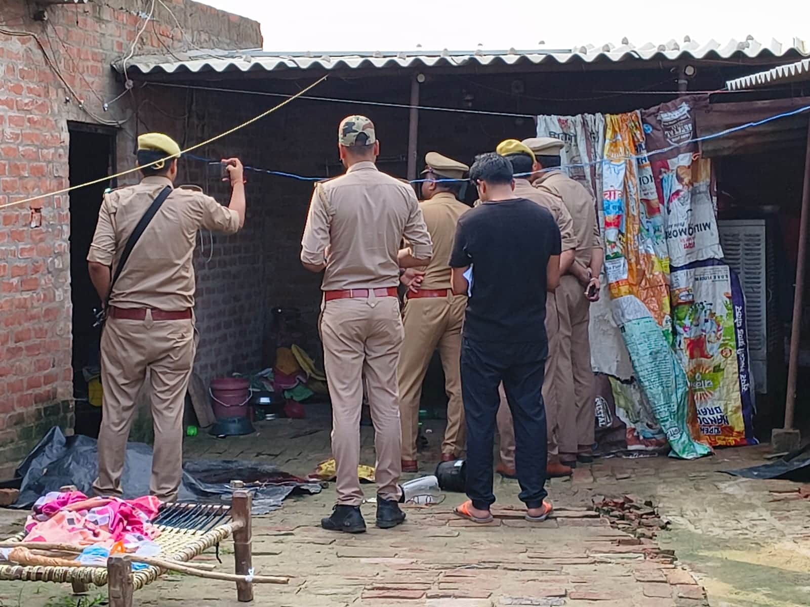 Kanpur: Miscreants Attack Couple With Sharp Weapons, Loot Bike and CCTV Equipment