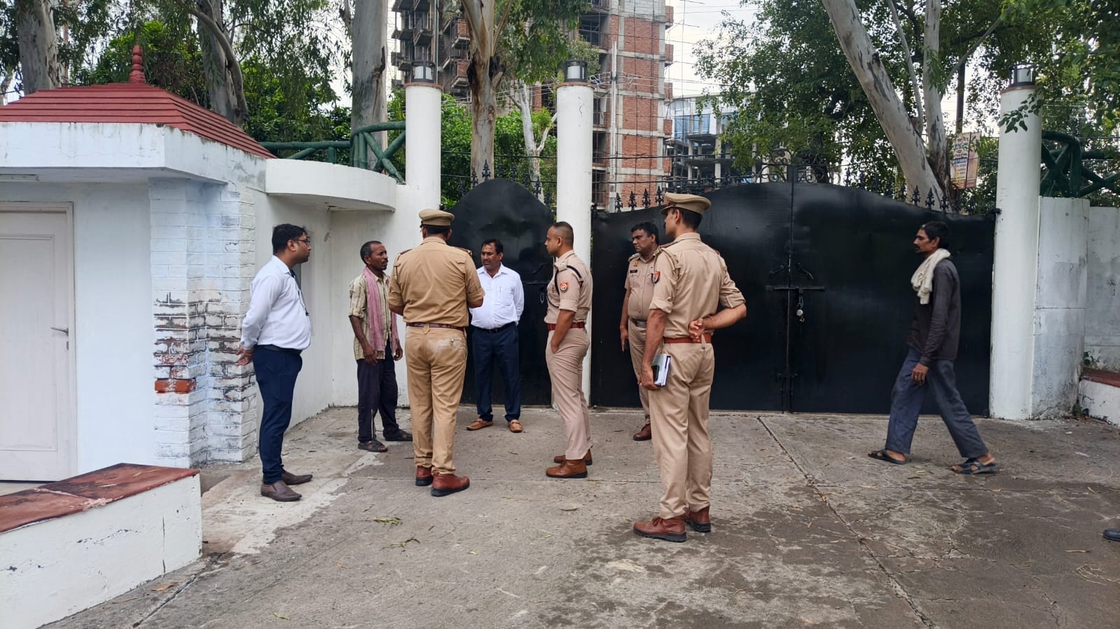 Kanpur-Bithoor-Farmhouse-Caretaker-Found-Dead-Companion-Missing