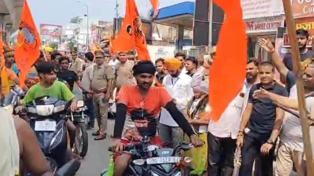 Kanwar Yatra 2026 Photos MP and MLA Shower Flowers on Kanwariyas in Muradnagar