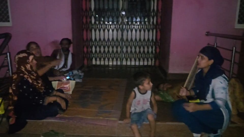 District hospital lost electricity for three hours patients and attendants worried in Bulandshahr