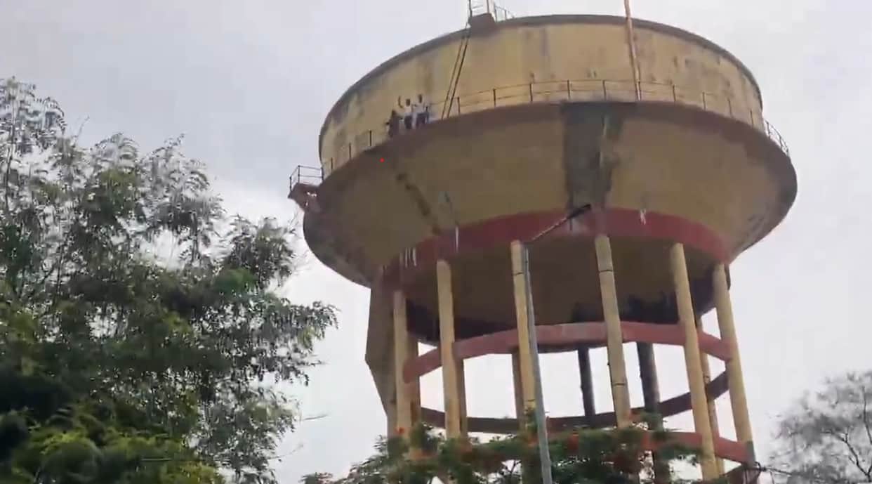 Jaipur: 3 Contract Nursing Staffers Spend 36 Hours Atop 90-Ft Water Tank, Threaten Self-Immolation