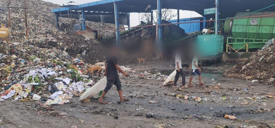 Garbage Yard: Firozabad Sanitation Workers Handle Waste Barefoot and Bare-Handed Suffer Fungal Infections