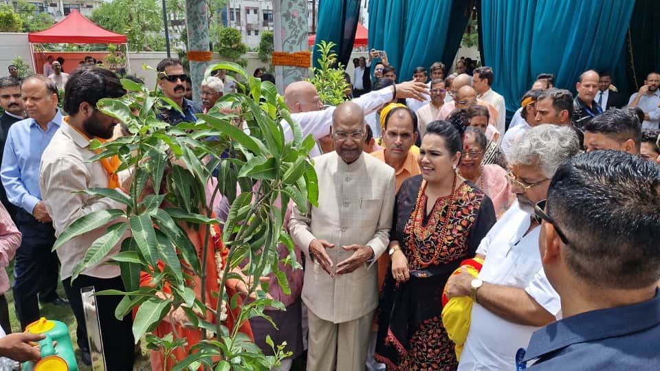 Former President Ram Nath Kovind Visits Vrindavan, Offers Prayers and Plants Sapling at Rukmani Viha