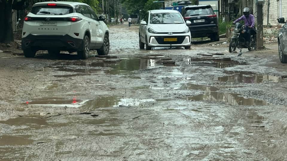 Mohali Road not constructed in Phase 5 after pipeline installation three months ago