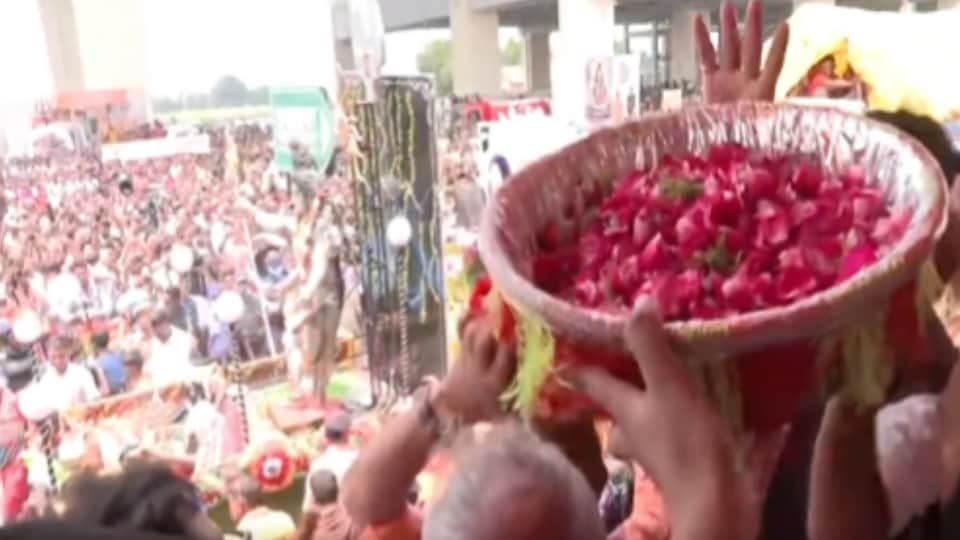 CM Yogi Showers Flowers on Kanwariyas in Meerut, Welcomes Shiva Devotees