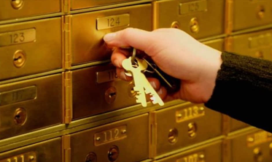 Kanpur: Jewelry worth ₹50 lakh goes missing from bank locker; case registered against SBI manager and staff