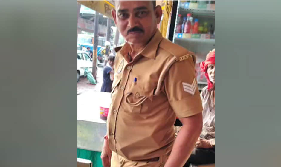 Kanpur: Constable demanded ₹5,000 from a shopkeeper; transferred to police lines after video went viral