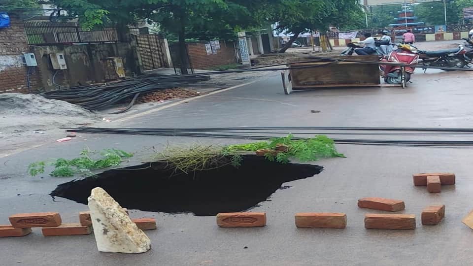 Smart City Roads Collapse at Three Places Creating 20-Ft-Deep Pits Truck Gets Trapped
