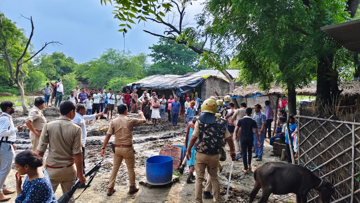 Narwal-Dipapur-Village-Encroachment-Removal-Team-Clash
