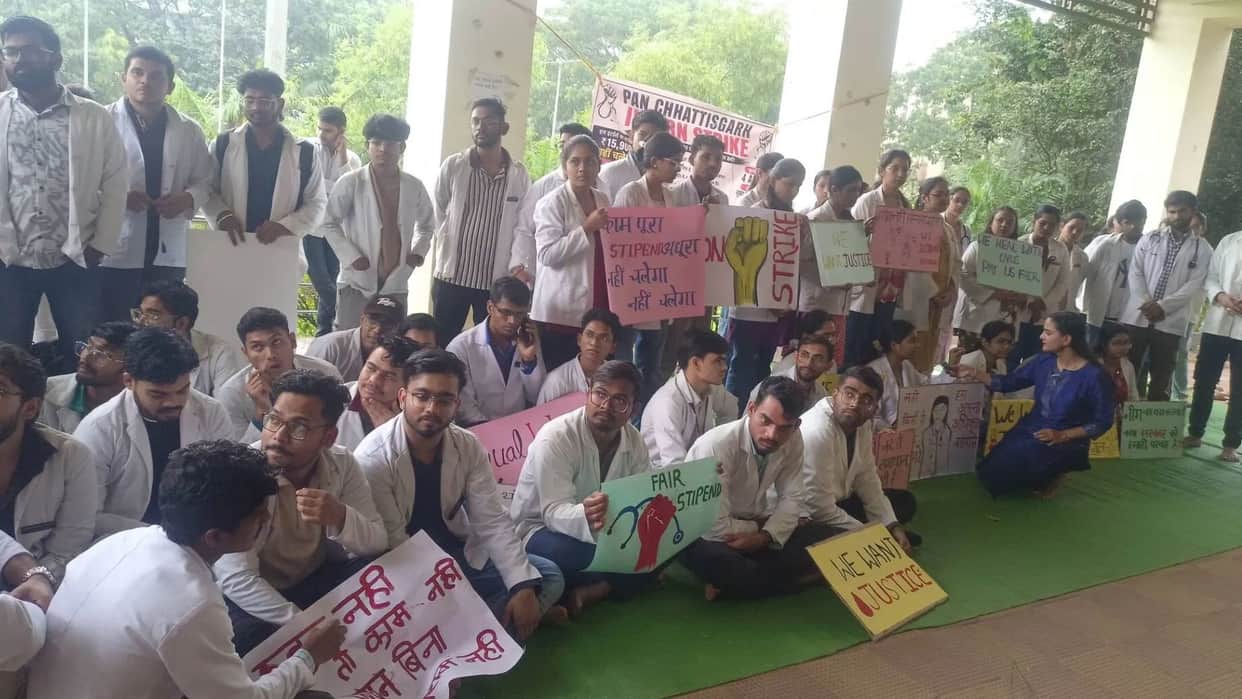 CG Intern Doctors Go on Indefinite Strike Demanding Stipend Hike Children Join in Support