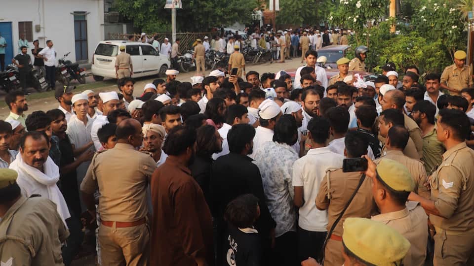Atiq Ahmed Son Death Talk of Shaista attending Aban burial police says No woman officially identified Shaista