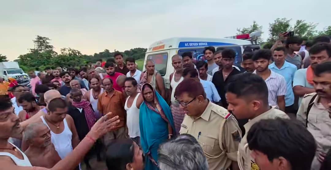 Bihar Accident: Speeding Scorpio runs amok, mowing down three women out for a morning walk; all three killed.