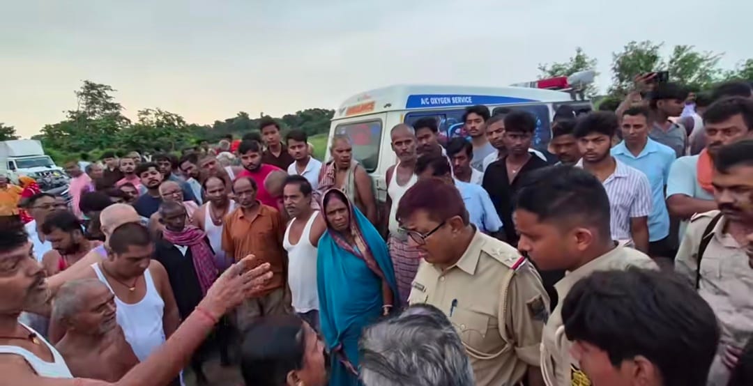 Bihar Accident: Speeding Scorpio runs amok, mowing down three women out for a morning walk; all three killed.