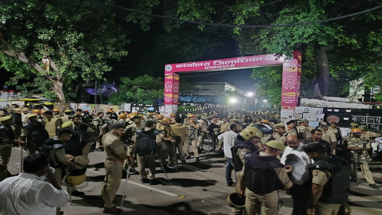 Chaos during District Bar Association elections; results withheld amid allegations of ballot papers being loot