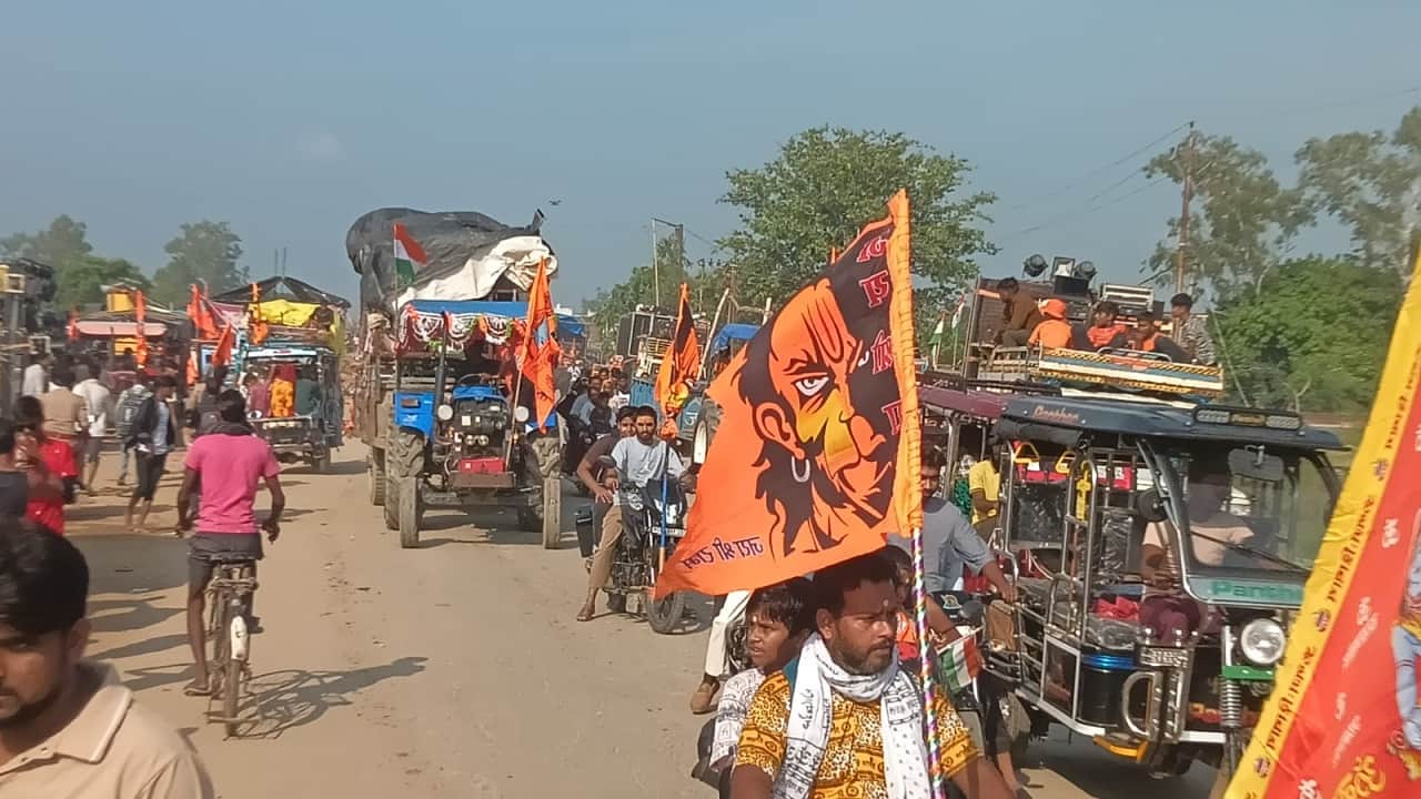 Six lakh Kanwariyas arrived at Kachhla Ghat in Badaun causing a traffic jam