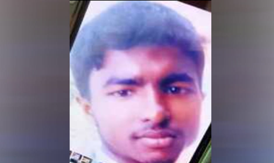 Banda: Student sleeping on the floor bitten by snake; death