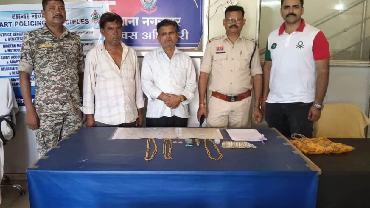 CG Man Duped in Fake Gold Scam two Arrested for Selling Brass Necklace