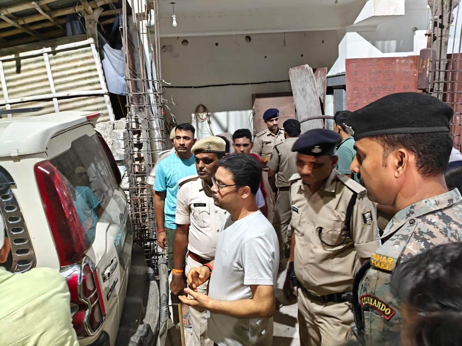 पुलिस ने किया गिरफ्तार।