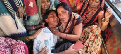 Etawah-Bakewar-Lakhna-Stray-Bull-Attack-Vegetable-Seller-Dies
