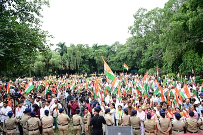 Independence Day BJP Tiranga Yatra in Dehradun large number of party workers attend CM Dhami also Joins