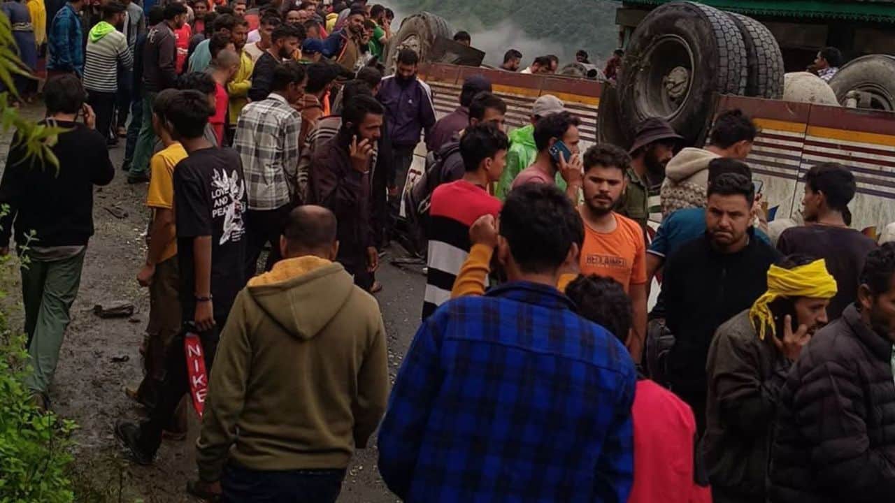 chamba bus accident chalunj mod four girls mother death painful stories