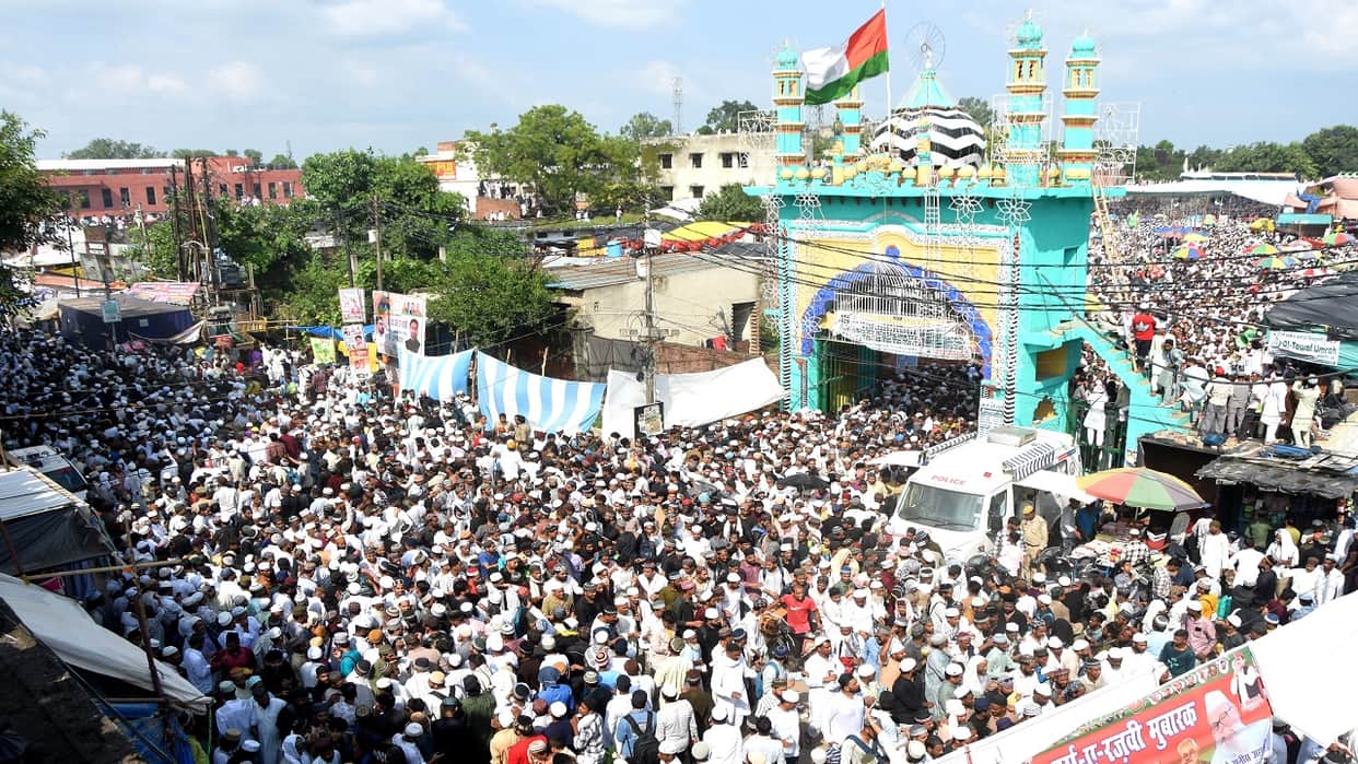 Do not display flags resembling the Pakistani flag on Milad-un-Nabi Ulema appeal to Muslims during Urs