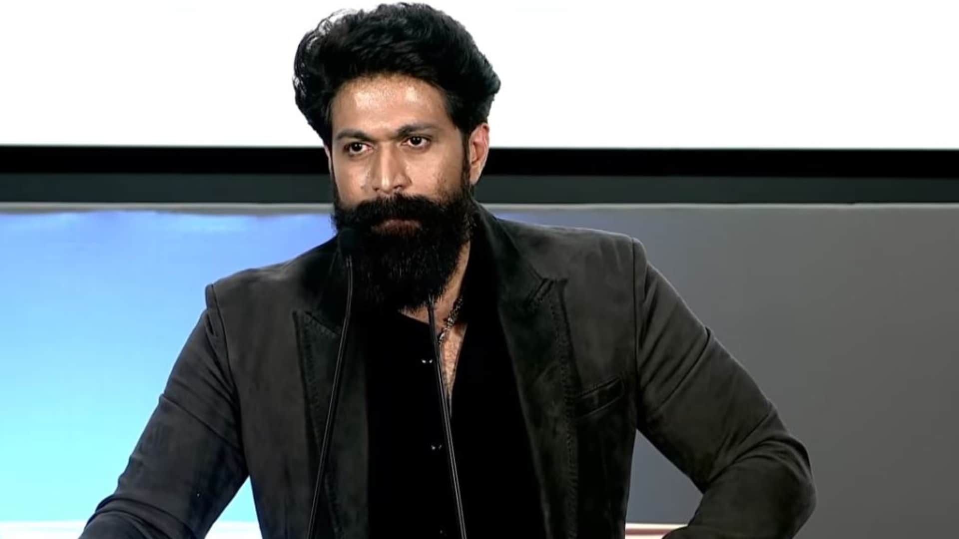 How much yash charge for Toxic know nayanthara kiara advani Huma Qureshi and Tara Sutaria fees
