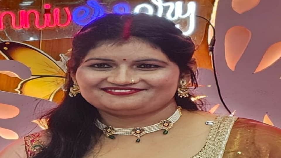 Etawah: Woman constable consumes poison after dispute with husband; dies during treatment.