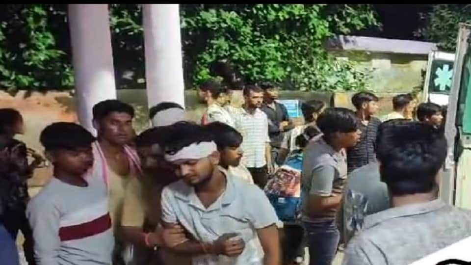 Spate of accidents causes a stir; 21 Kanwariyas reach medical college within an hour in Etah
