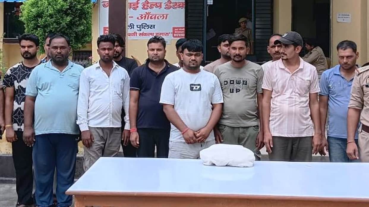 Police arrested 13 gamblers in Bareilly Aonla