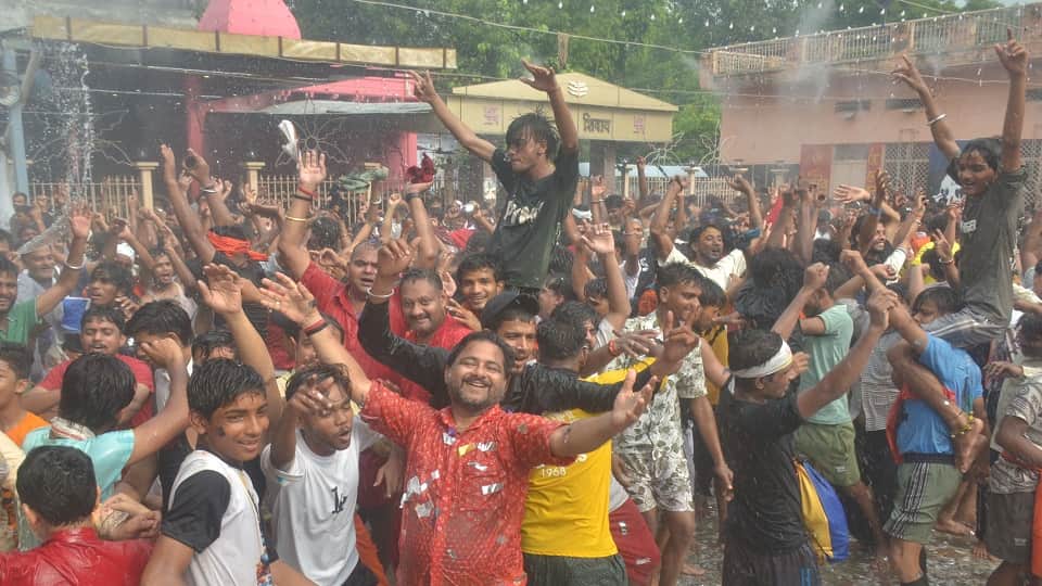 Crowds of devotees thronged Shiva temples on second Monday of Sawan