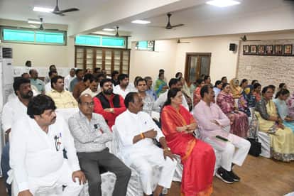 भाजपा कार्यालय में मौजूद पार्षद