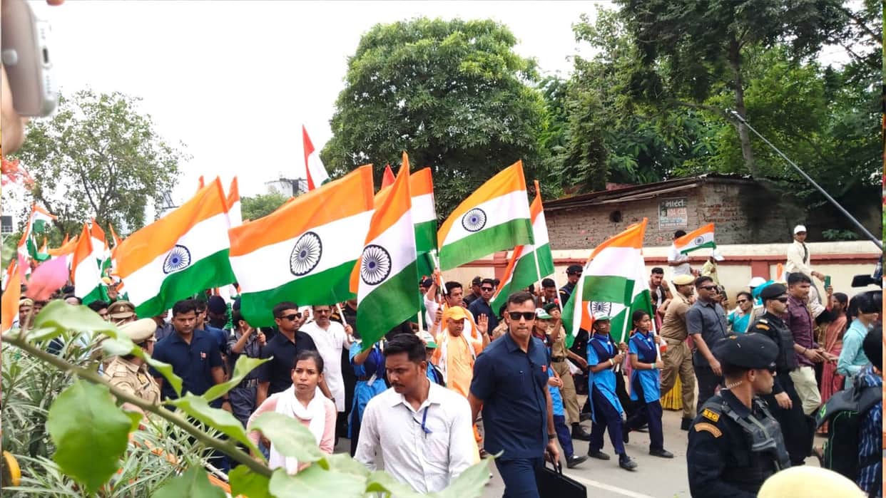 CM Yogi participated in the Tiranga Yatra in Gorakhpur.