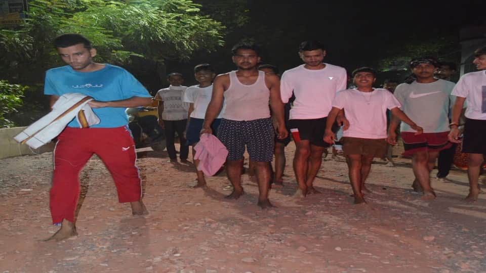 Devotees Walk Barefoot, Exposing Civic Negligence: Fresh Road Patchwork Crumbles Along Agra Parikrama Route