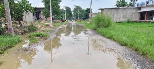 Missing Posters Wake Up Leaders: Action Begins After Villagers Protest Over Waterlogging in Agra