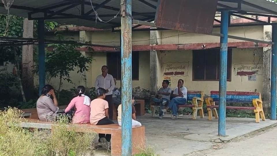 The body of a factory worker was found hanging in a room in Rudrapur