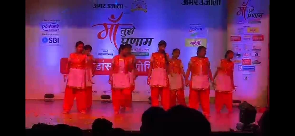 Kanpur Amar Ujala's Maa Tujhe Pranam Young artists danced to patriotic songs and Vande Mataram