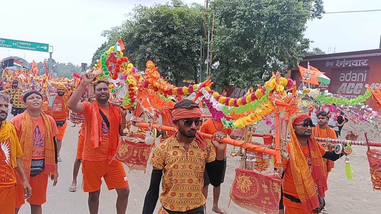 Devotees throng Shiva temples on Sawan Monday in Pilibhit