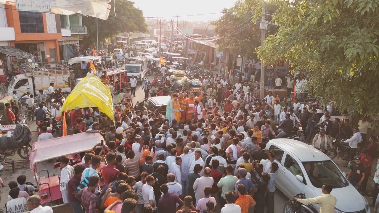 Six lakh Kanwariyas arrived at Kachhla Ghat in Badaun causing a traffic jam