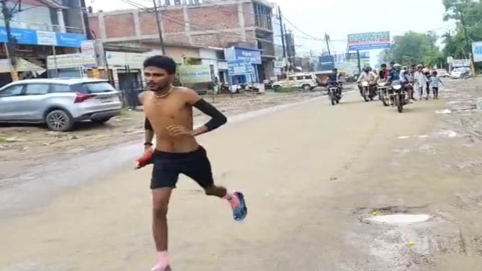 Kanwad Yatra: Destination Shiva Temple, Feet on Fire: Kanwariyas Race Against Time Despite Blisters and Pain