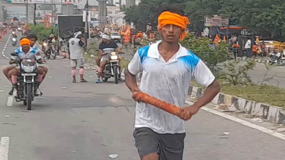 Kanwad Yatra: Destination Shiva Temple, Feet on Fire: Kanwariyas Race Against Time Despite Blisters and Pain