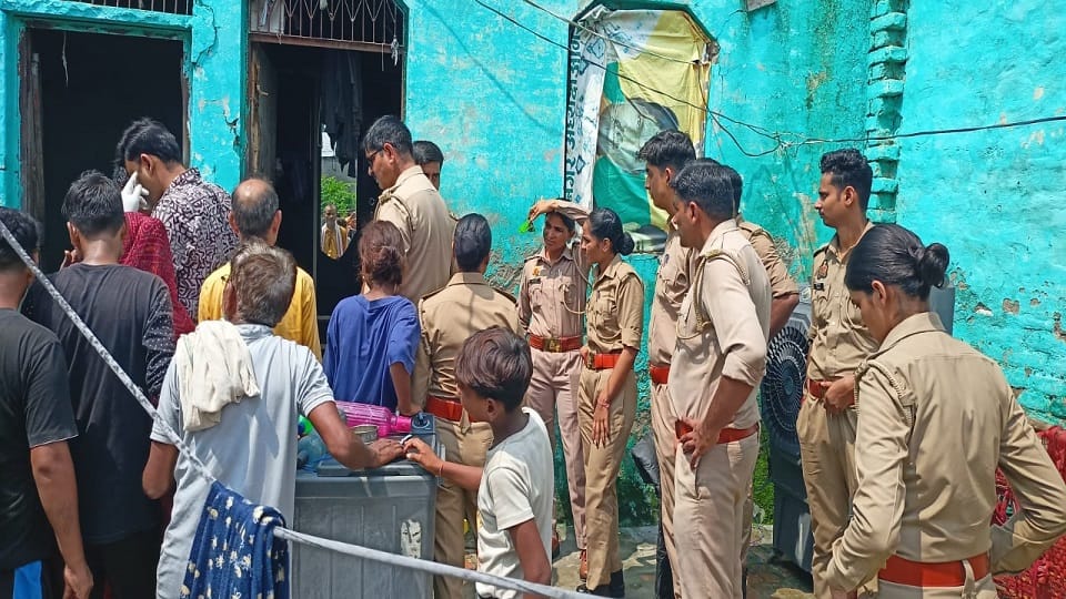Shoe artisan takes his own life after being harassed by usurers in Agra