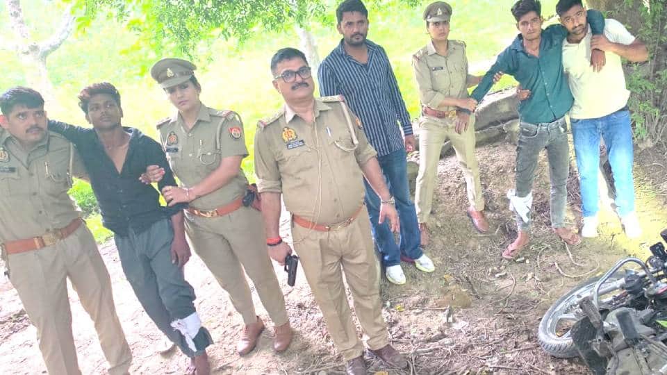Police crack chain snatching case in Sitapur arrested two accused during encounter