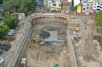 नगर निगम के समीप अंडरग्राउंड खुदाई का काम