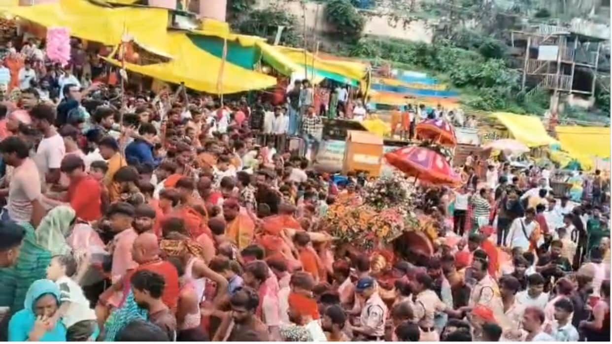 Omkareshwar: The palanquin of Omkareshwar-Mamleshwar was taken out amidst cheers